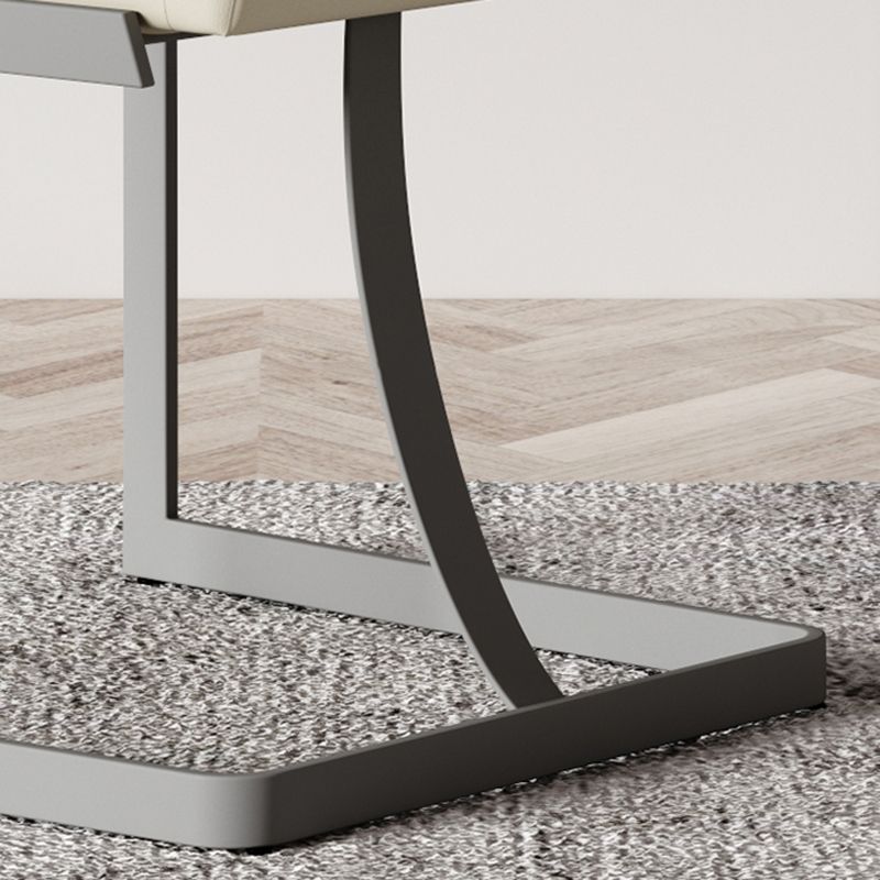Sillas de comedor sin brazos de cuero tapizadas con respaldo sólido con patas de metal