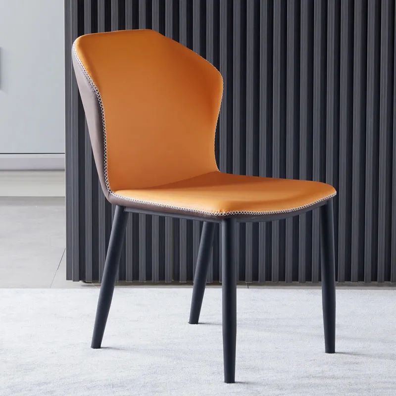 Silla auxiliar de cuero moderna para el hogar, silla de comedor con respaldo de orejas y acabado mate (juego de 2)