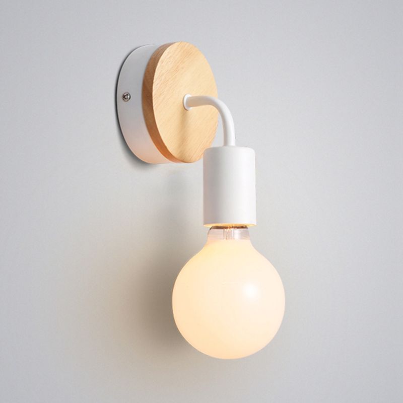 Nordic Elemy Bare Balb Wall Light Gnonce Metal and Wood 1 Light Bedroom Wall Lampe With Curved Bras en blanc