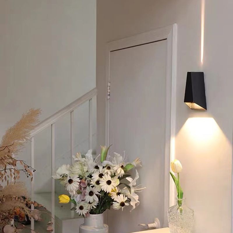Nordic Style Aluminum Wall Light Trapezoid Shape LED Wall Lamp for Outdoor