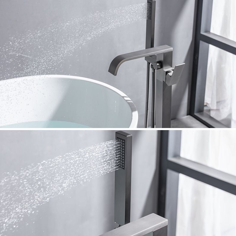 Floor Mounted Metal Freestanding Tub Filler Swivel Freestanding Faucet with Spray Gun