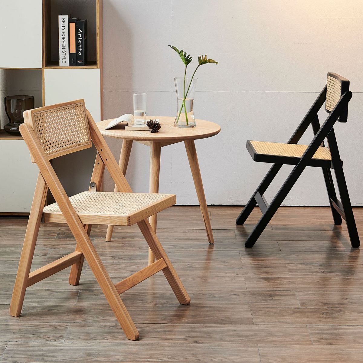 Silla lateral contemporánea con respaldo abierto, acabado mate de madera maciza, silla sin brazos