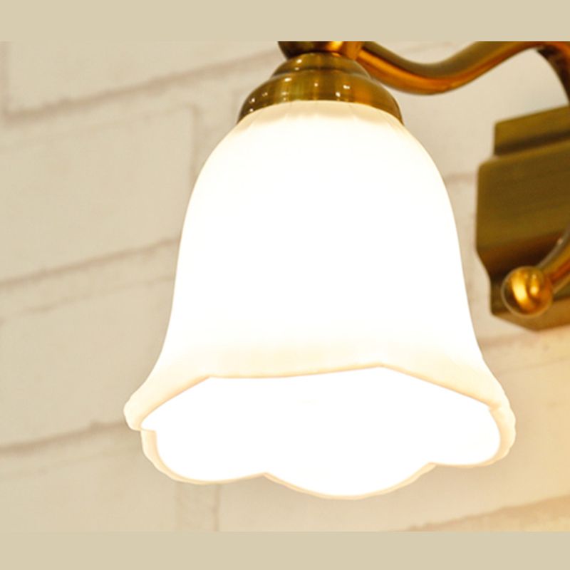 Illuminazione a parete svasata oro tradizionale lampada a parete da bagno in vetro