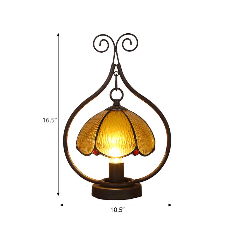 Bronze 1 Kopftischlampe Tiffany Bernsteinglas Jakobsmuschelkante Dome Night Light mit Scroll-Ringarm