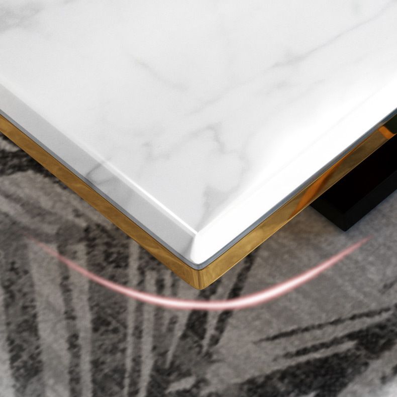 Moderner Marmortisch mit weißem Tisch und goldener Basis für den Heimgebrauch