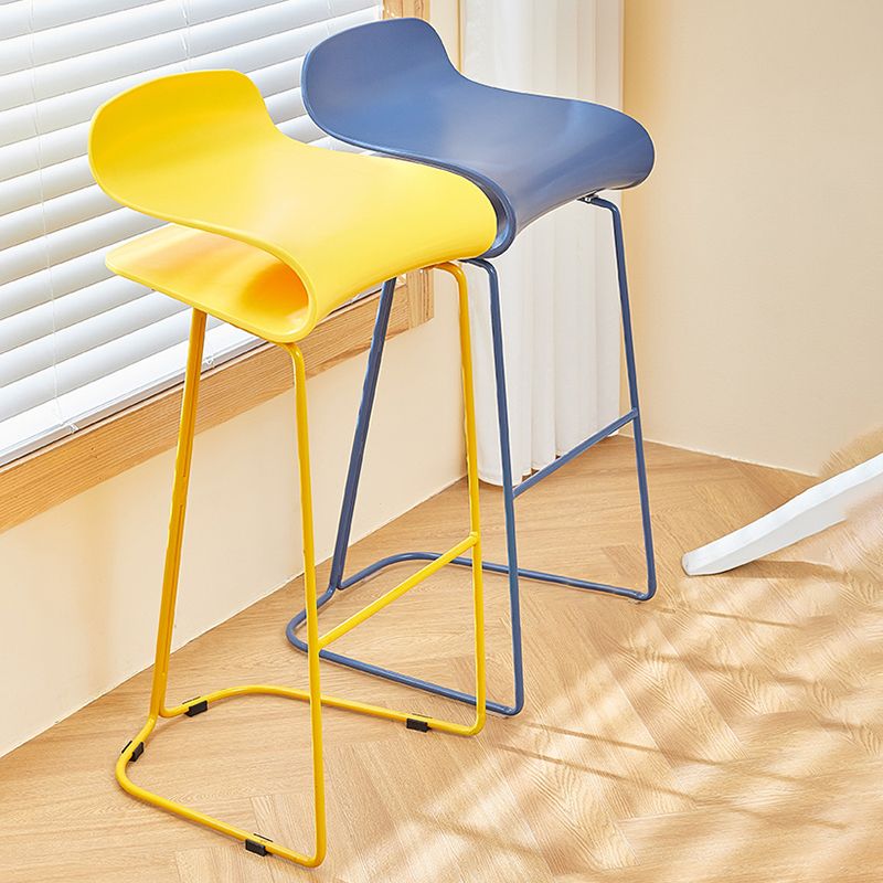 Contemporary Bar Stool Plastic Counter Bar Stool with Metal Legs