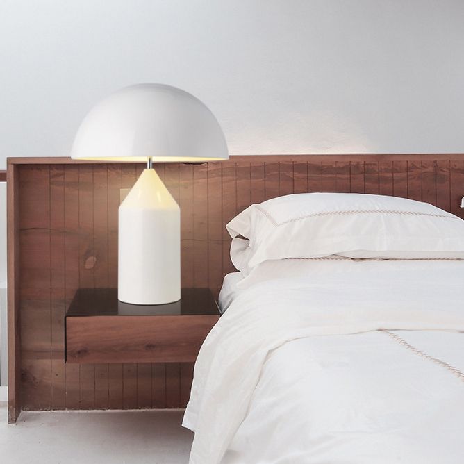 Moderne Tischlampe 1-Licht-Schreibtisch Licht mit Metallschatten für Schlafzimmer