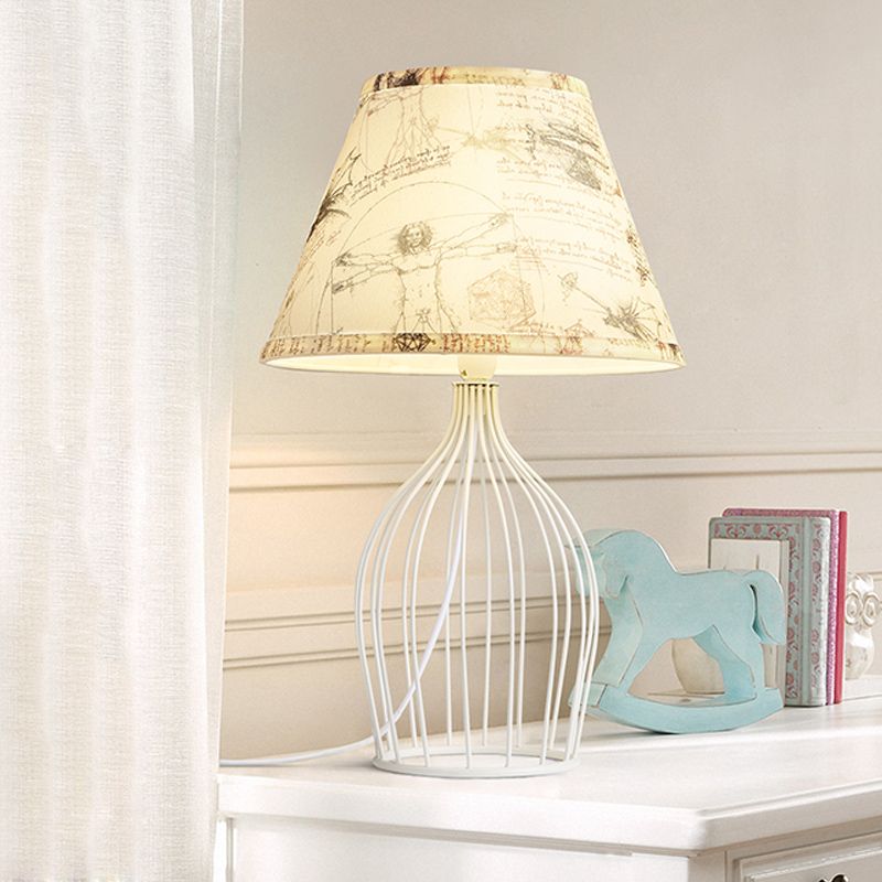 Table de nuit effilée blanche lumière tissu traditionnel 1 tête de salon lampe de bureau avec base de cage métallique