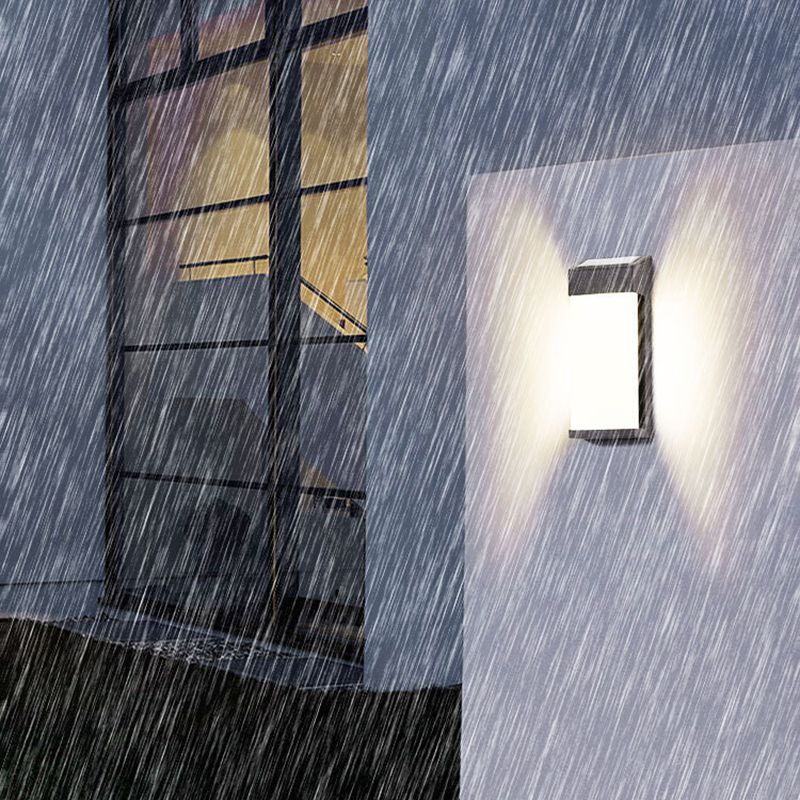 Modern Metal Wall Sconce Geometric Shape Wall Light with Silicone Shade for Living Room