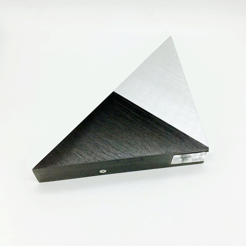 Lámpara de pared LED de aluminio triangular de aluminio de 9 "de ancho accesorio de iluminación decorativa interior en negro + blanco