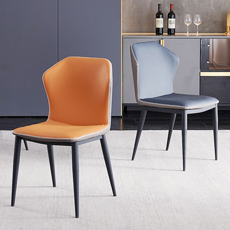 Chaises de salle à manger en cuir de chaise à oreilles sans accoudoirs de style contemporain