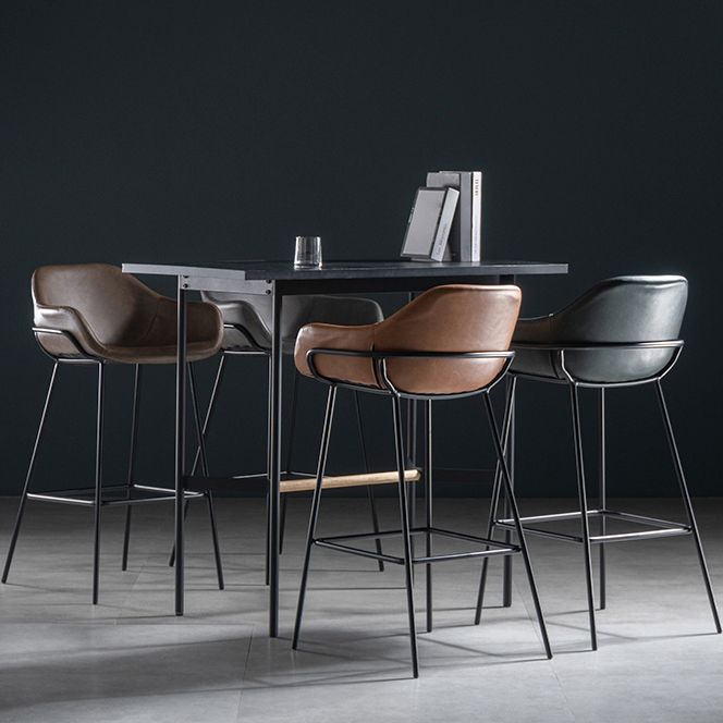 Taburete de bar con respaldo bajo de hierro industrial, taburete alto para interiores simple con asiento de cuero