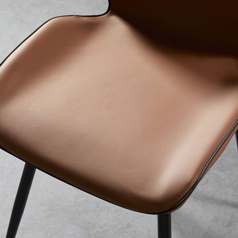 Chaise de salle à manger de style moderne chaise latéral sans bras avec des jambes en métal pour la cuisine