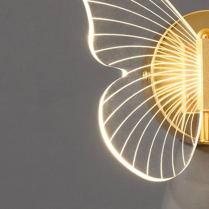 Contemporary LED Wall Lighting Acrylic Wall Mounted Fixture in Gold & Clear