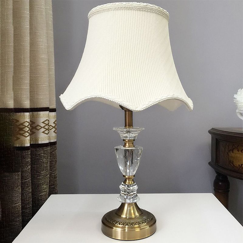 Lampe à table festonnée moderne Crystal Crystal 1 Livrer la table de chevet de salon en or