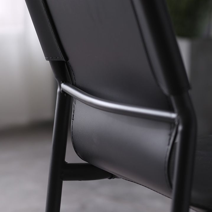 Sillas de comedor de cuero de estilo industrial Sillas laterales de comedor sin brazos con respaldo sólido (juego de 2)