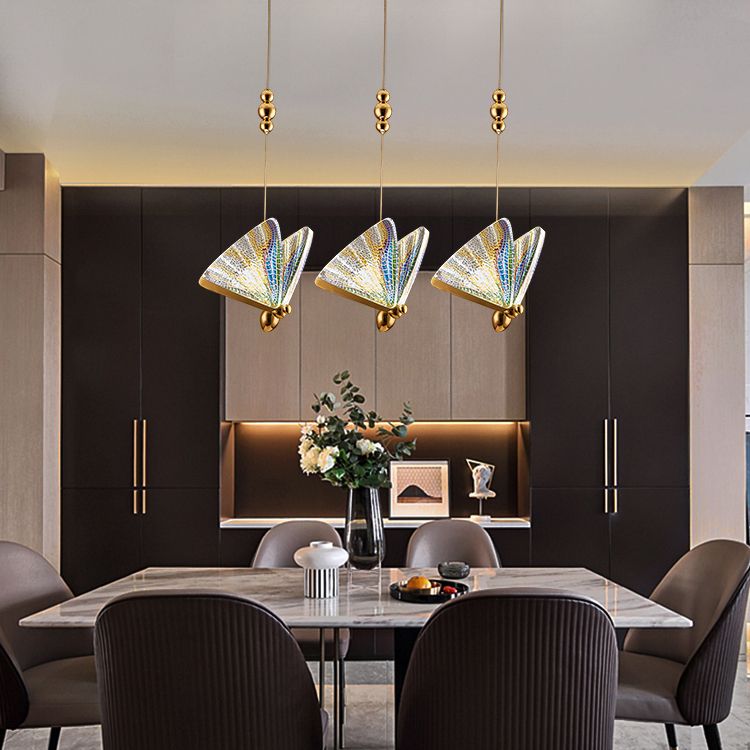 Lampe suspendue à LED en or acrylique dans le style en alliage zinc moderne de style artistique