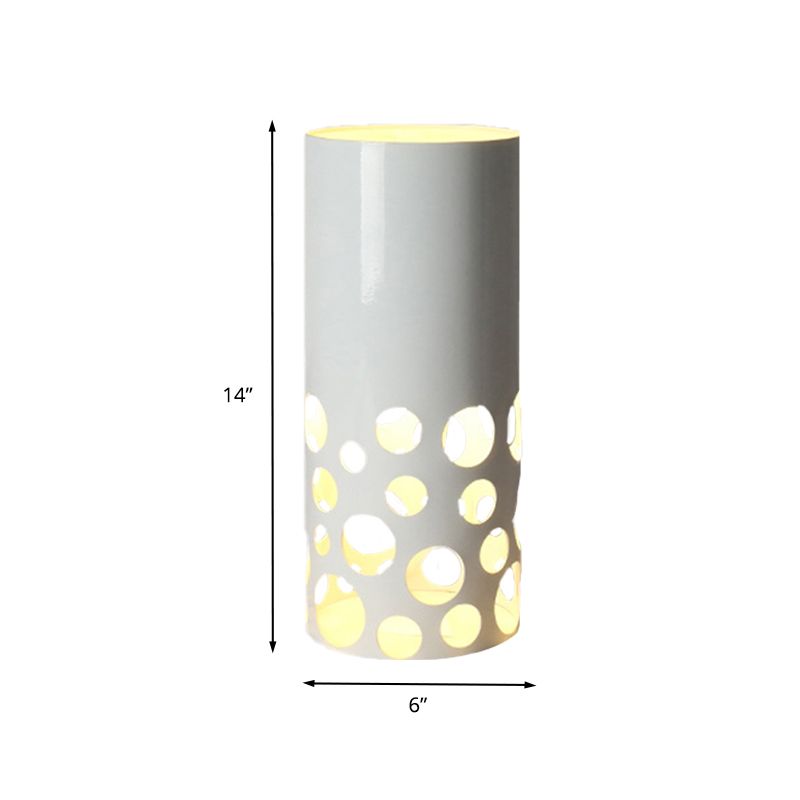 Lampe de table LED pour salon de thé, finition blanche moderniste, lampe de bureau avec abat-jour en métal cylindrique creux