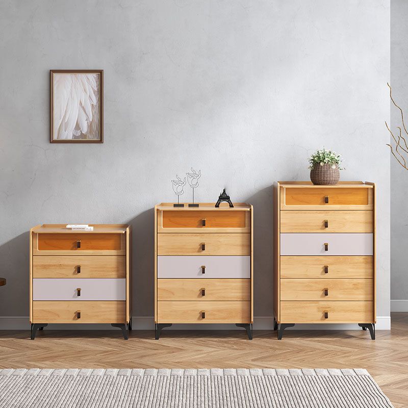 Mid-Century Modern Natural Chest with Drawers in Rubberwood and Black Legs