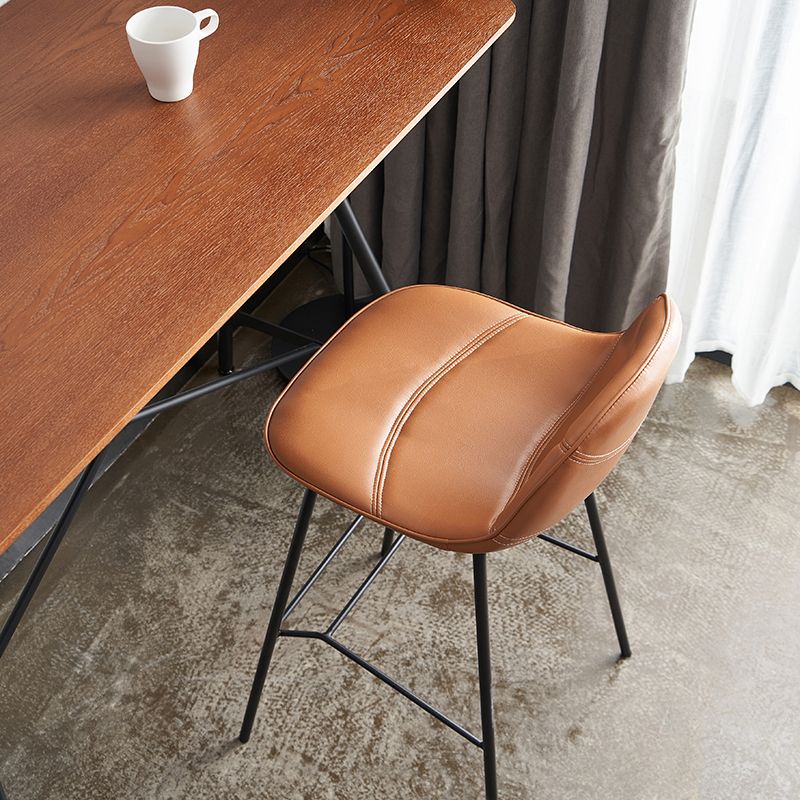 Taburetes de mostrador negro industrial taburetes de bar tapizado de hierro Bristol con asiento de cubo