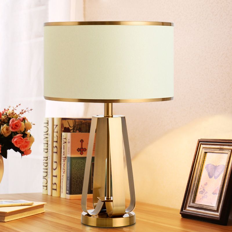 Stoff Drum Tischlampe Moderne 1 Kopf Gold Lesebuchbuch mit Metallbasis