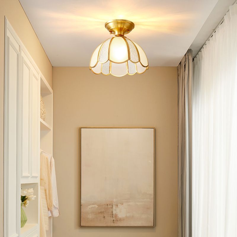 Cúpula dorada cerca de la iluminación del techo de altura de vidrio de estilo tradicional montura de techo