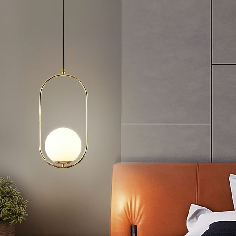 Mitte des Jahrhunderts Design Globe Hanging Lampe Weißglas Schatten Anhänger Licht mit Metallring