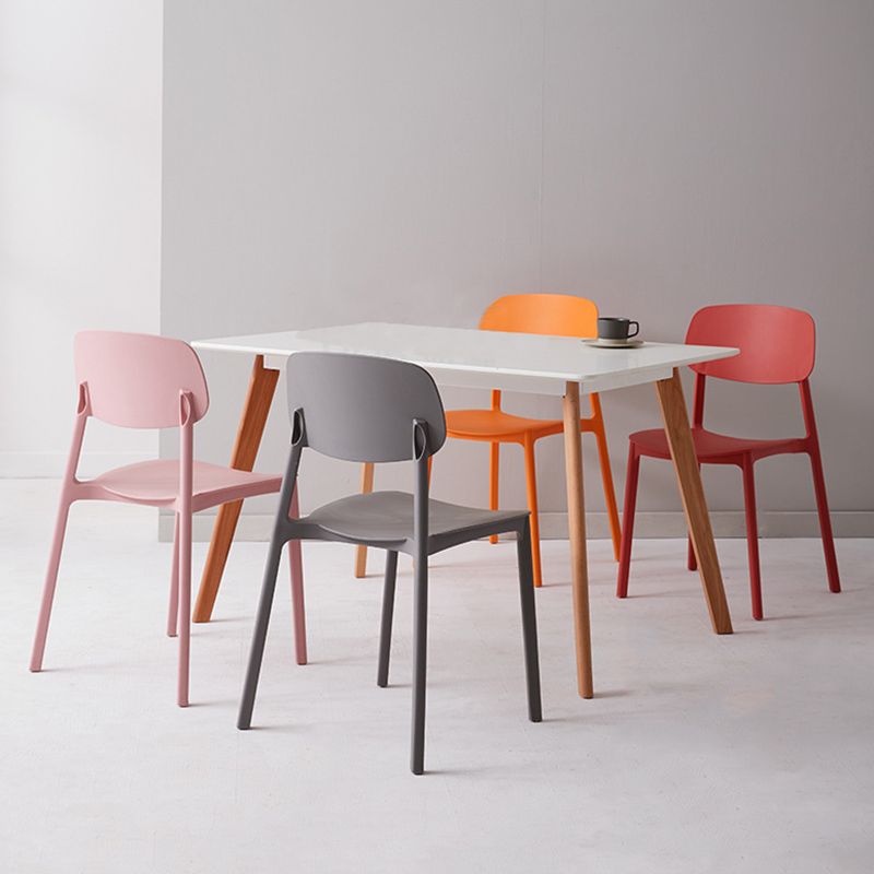 Plastic à dos ouvert en plastique moderne 32 "H CAISE SANS LA PRODUCTION DU DINAGE pour restaurant