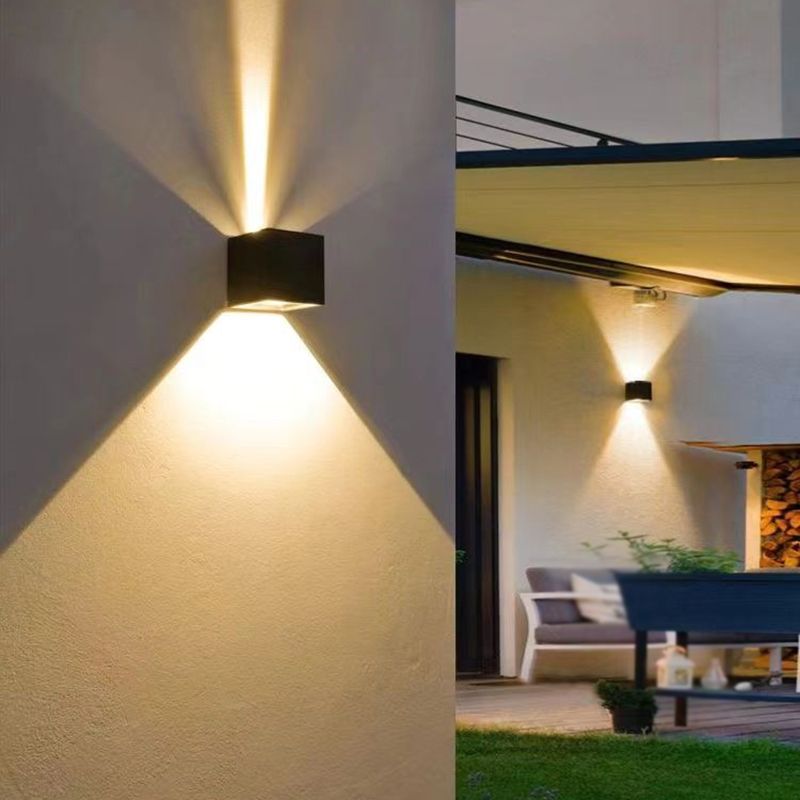 Square Shape Wall Mount Lamp Modern Style Metal 2 Lights Sconce Lamp in Black/White