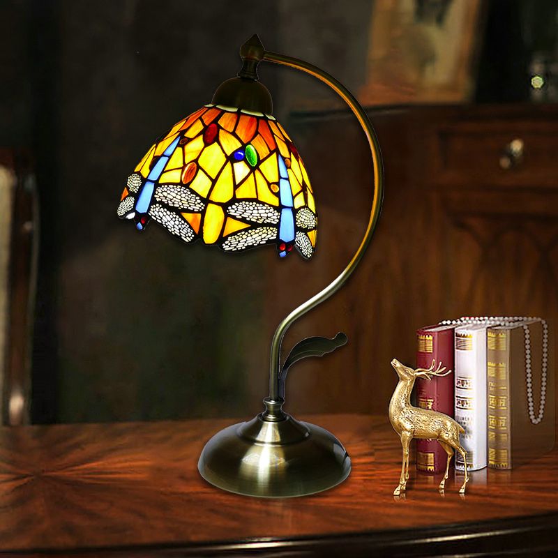 Lámpara de mesa de cuello de cisne 1 cabeza de metal tiffany luz de noche con sombra de vidrieras para restaurante