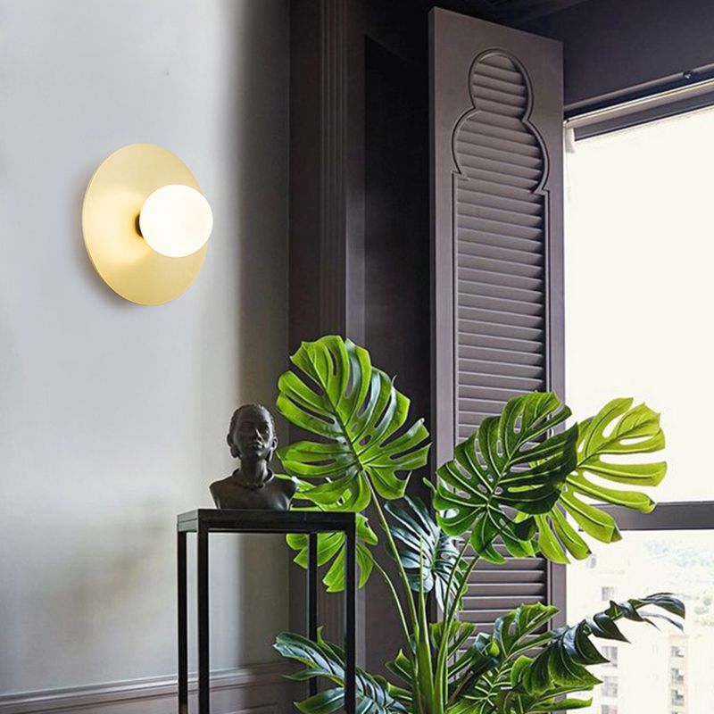 Altezza da 9 pollici in metallo rotondo Punzione murale Sconce Post-Moderna Bianco in vetro bianco Mini Mini Mini Luce da parete