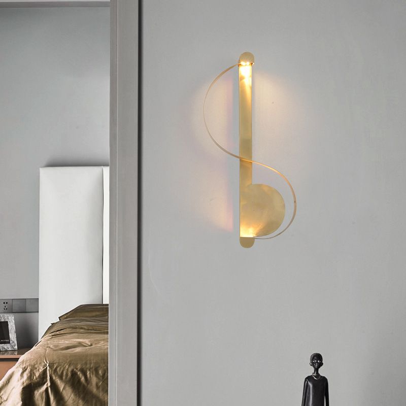 Brass Curve LED Wall Mount Light Minimalistic Metal Wall Sconce Lamp for Living Room