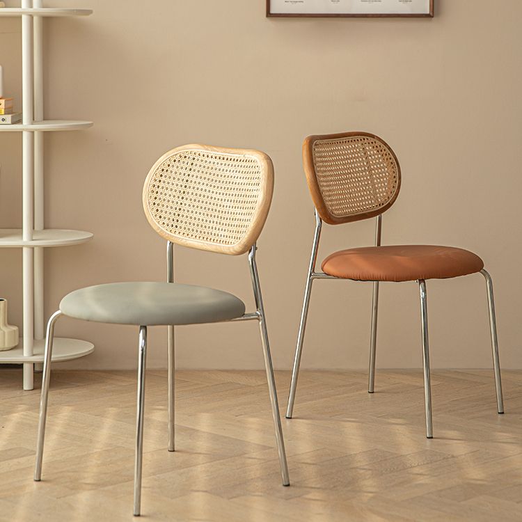 Sillas de comedor de estilo moderno, silla con respaldo abierto lateral sin brazos y patas de metal para cocina