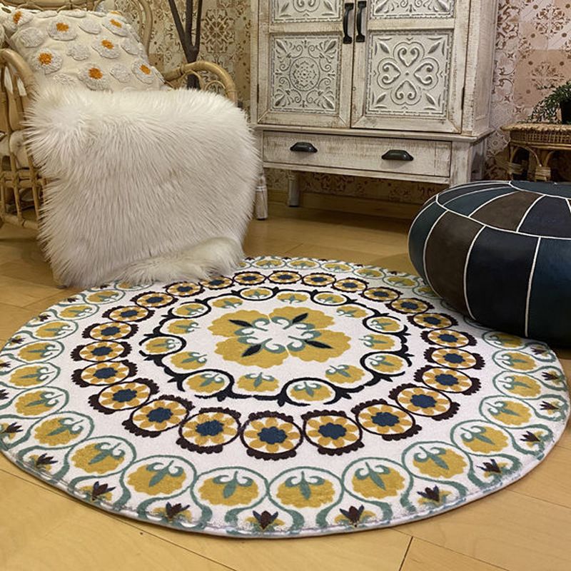 Yellow Graphic Area Rug Polyester Retro Rug Stain Resistant Rug for Home Decoration