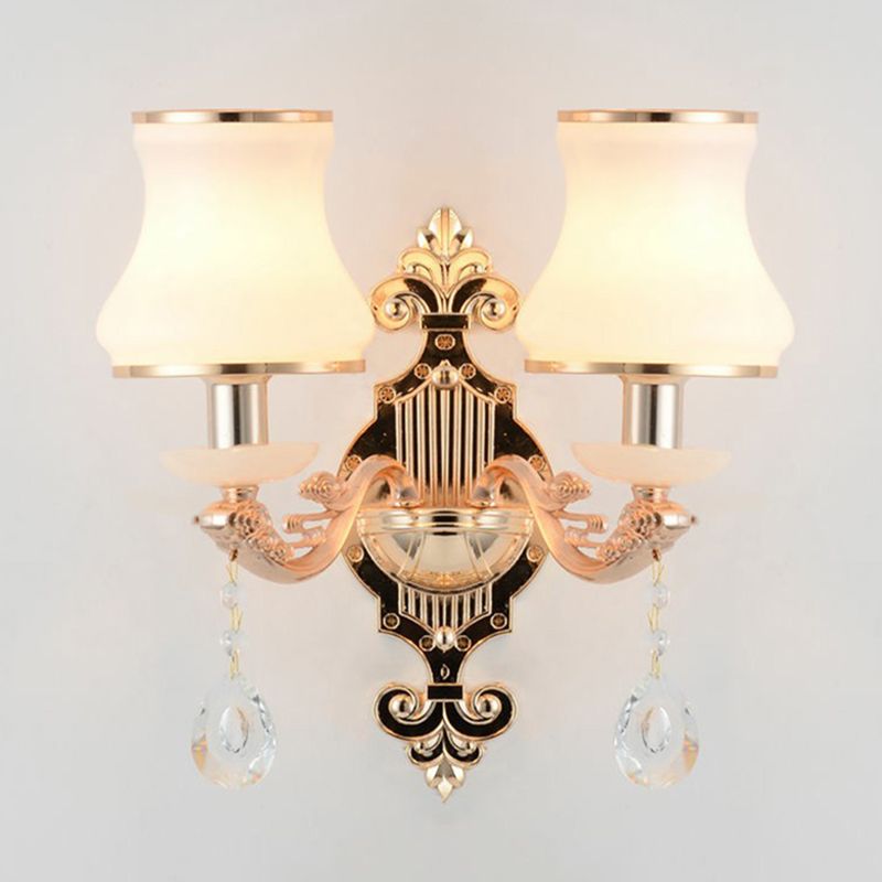 Luz de pared de vidrio blanco acampanado Ligera de sala de estar minimalista con cristal de lágrima