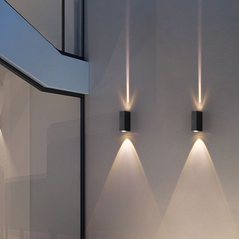 Luz de pared de metal de forma cuadrada estilo moderno de 2 luces lámpara de montaje de pared en negro
