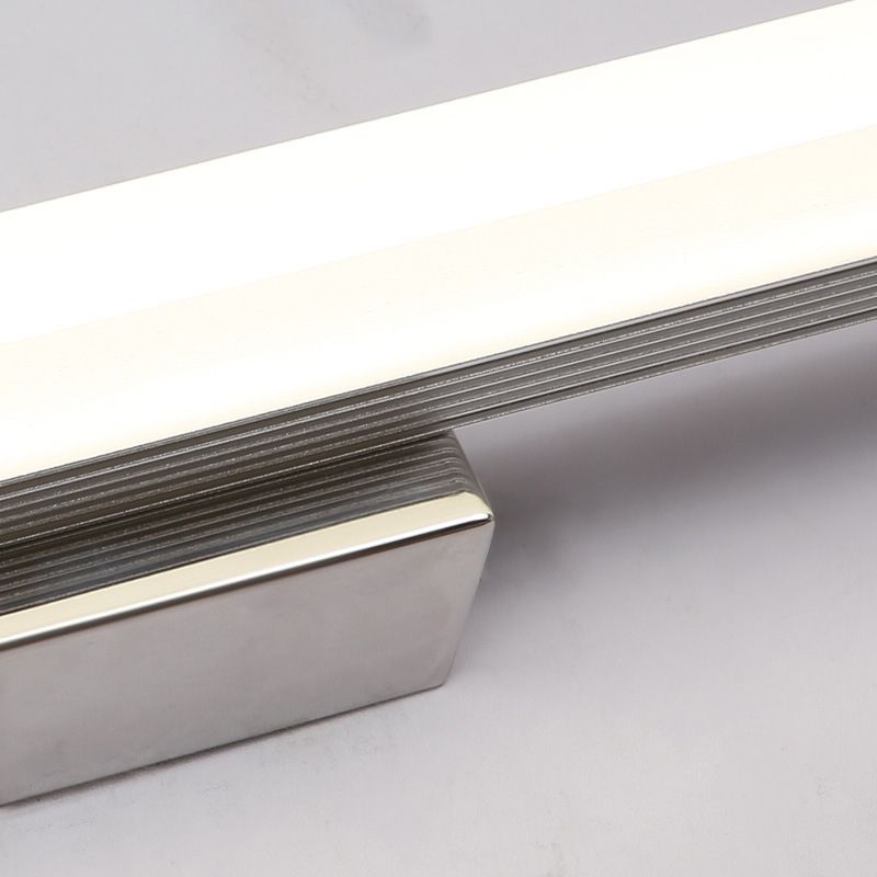 1 Leichte lineare Waschtischleuchten moderne Wandmontierspiegel vorne in Silber