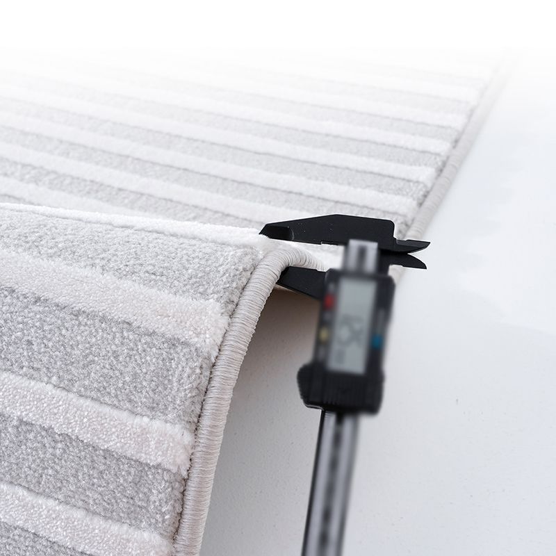 Fancy Grey Stripe Print Rug Polyester Modern Area Rug Easy Care Area Carpet for Living Room