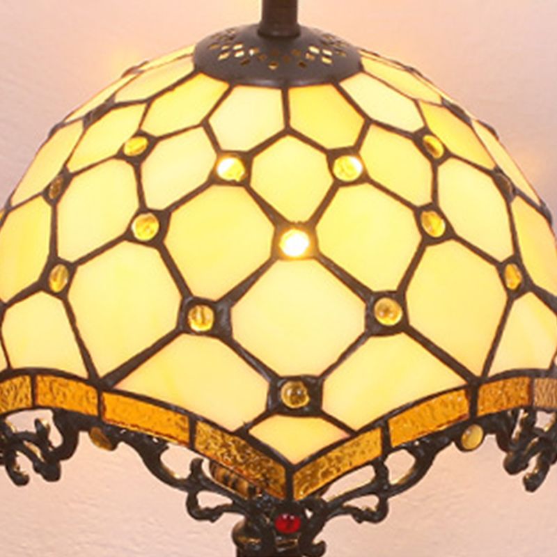 Lampada da comodino barocca con perline Lampada da tavolo in vetro artistico colorato a lampadina singola in beige