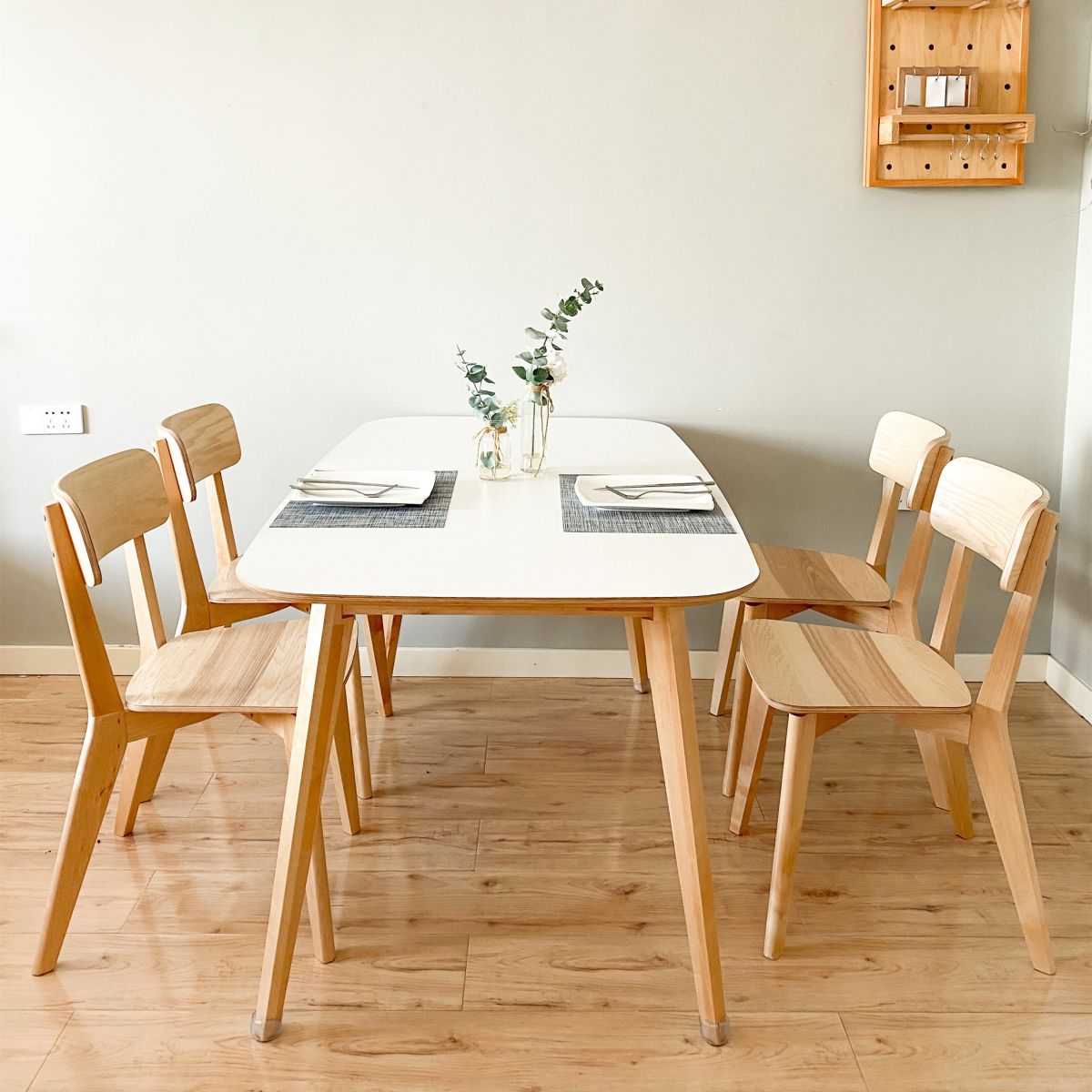 Minimalist Open Back Kitchen Dining Side Chair Solid Wood Dining Side Chair