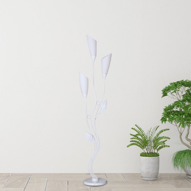 Lámpara de lectura de suelo minimalista Lámpara de estudio Metálica de 3 bombas Luz de pie con sombra de antorchos en negro/blanco