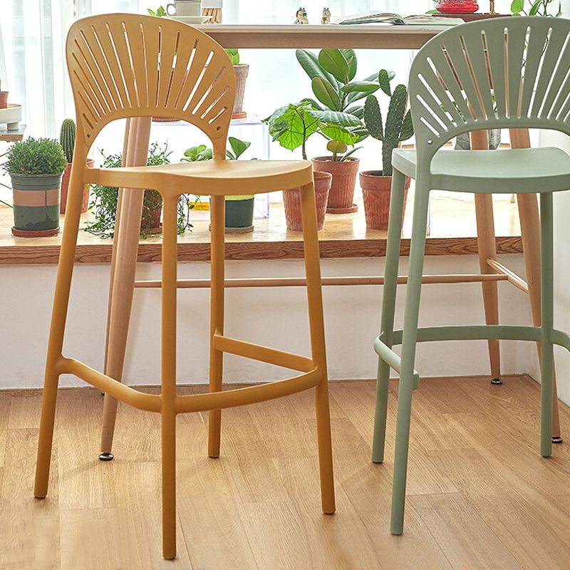 Modern Backrest Armless Counter Stool Plastic Stackable Bar Stool with 4 Legs