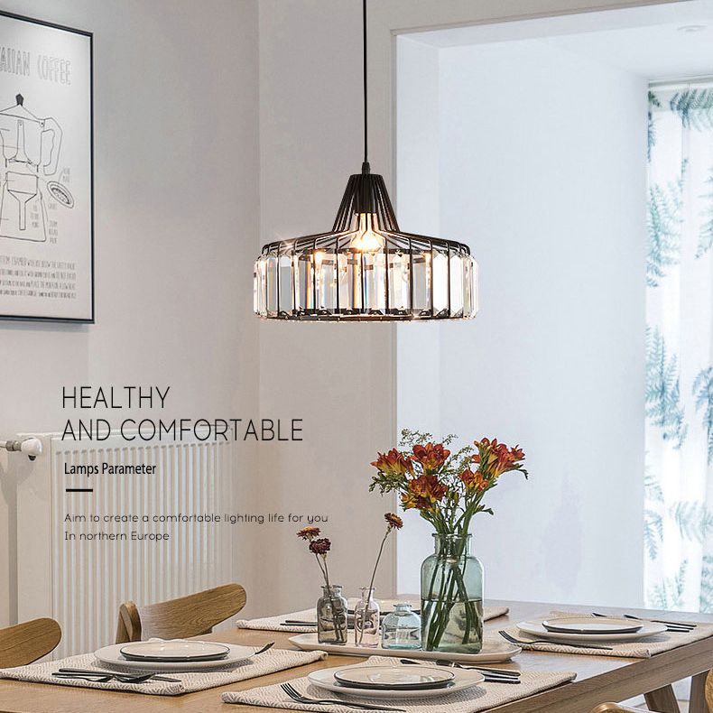 Lampe suspendue à pendentif de dôme créatif moderne lampe suspendue en fer forgé avec de l'ombre en cristal