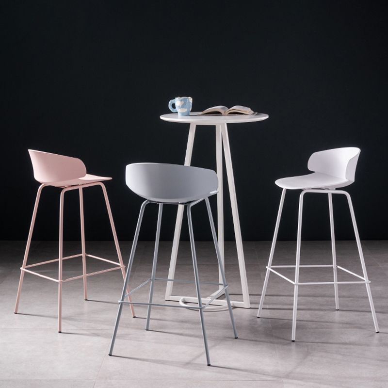 Contemporary Style Bar Stool Plastic Counter Bar Stool with Metal Legs