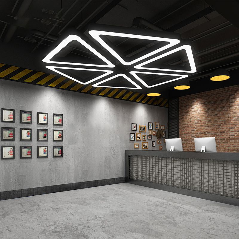 Palestra triangolare Accapta Light Metallic Metallic Modern LED REGLI LADULIRE IN NERO
