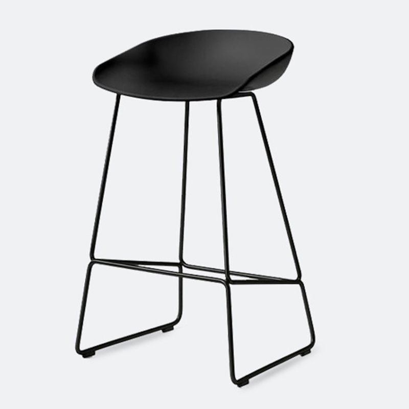 Nordic Style Plastic Bar Stools Footrest Indoor Counter Stool with Metal Legs