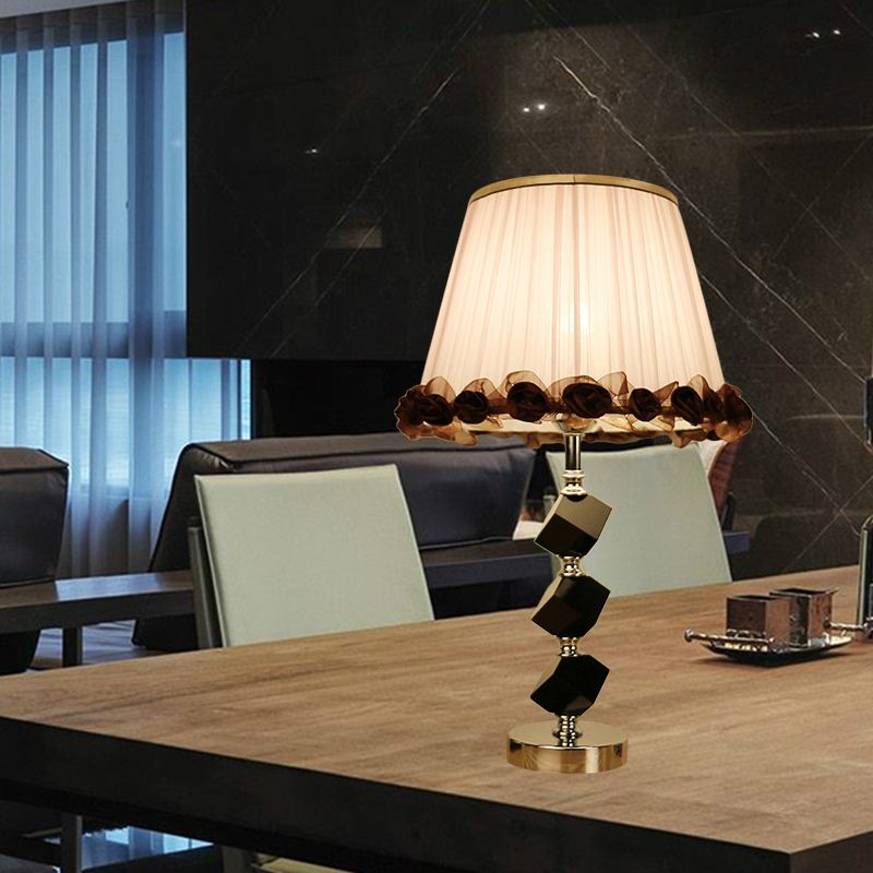 Luce notturna di cono cristallino sfaccettato moderno illuminazione da tavolo a 1 luci in rosa per soggiorno