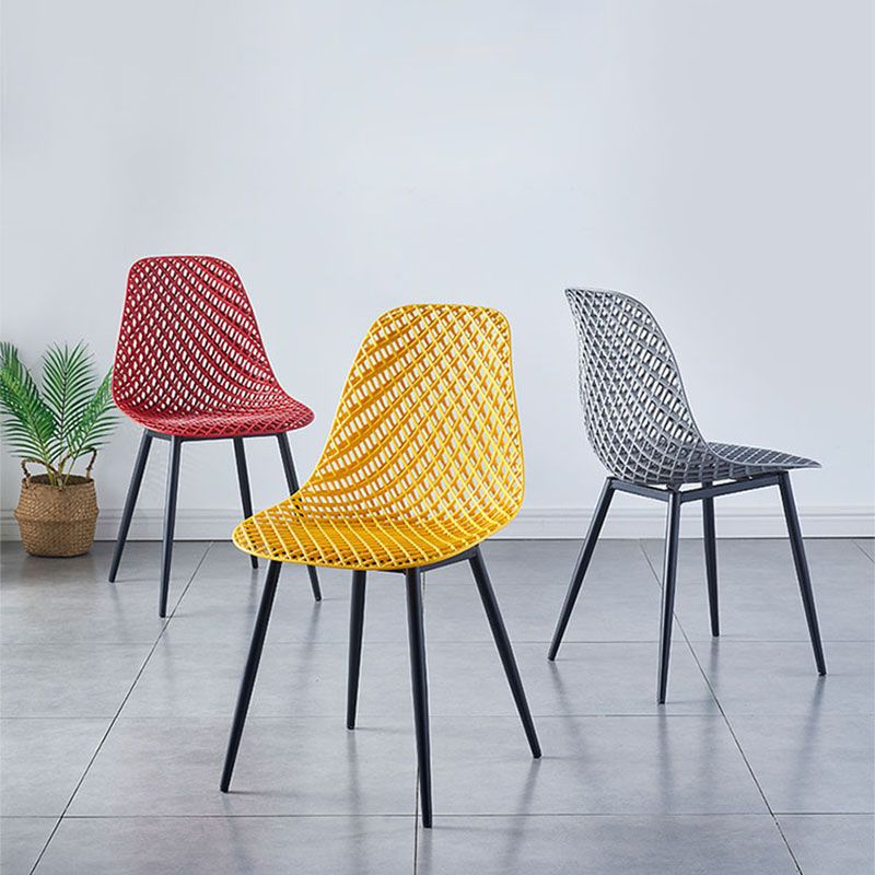 Chaise de cuisine contemporaine chaise latéral sans bras avec des jambes en métal
