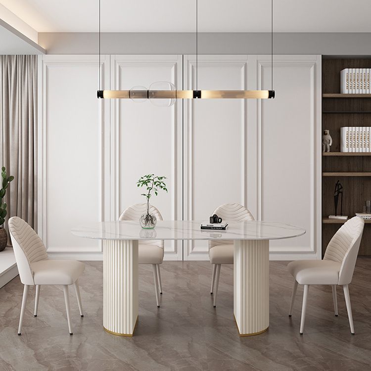 Eettafel met stenen blad Traditionele luxe tafel met sledeonderstel in wit