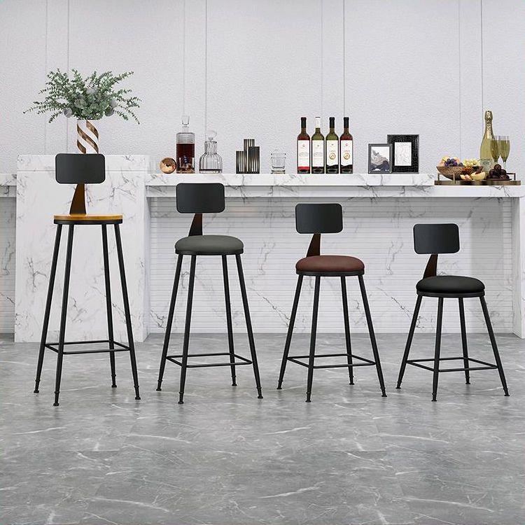 Industrial Coffee Shop Footrest Stool Matte Finish Iron Bar Stool